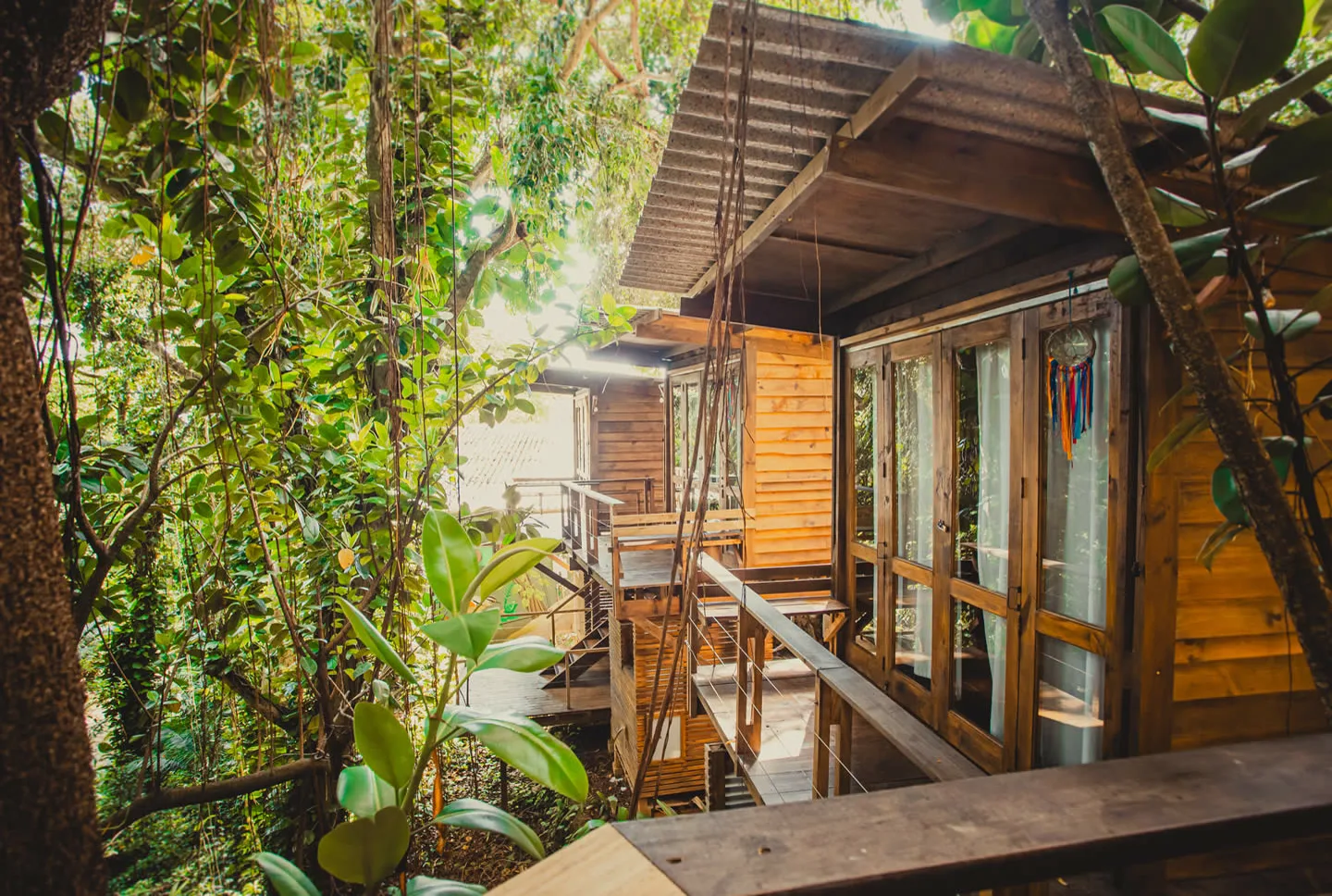 Casa na Árvore — acomodação privativos fora da caixa do Hostel da Vila em Ilhabela
