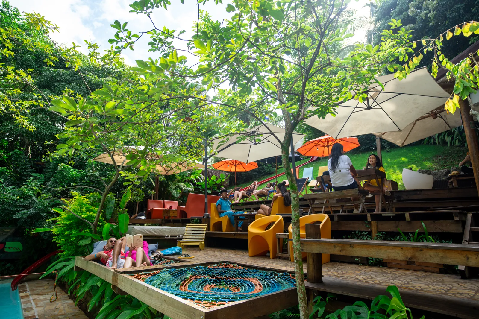 Sinuca e espaço de convivência do Hostel da Vila em Ilhabela